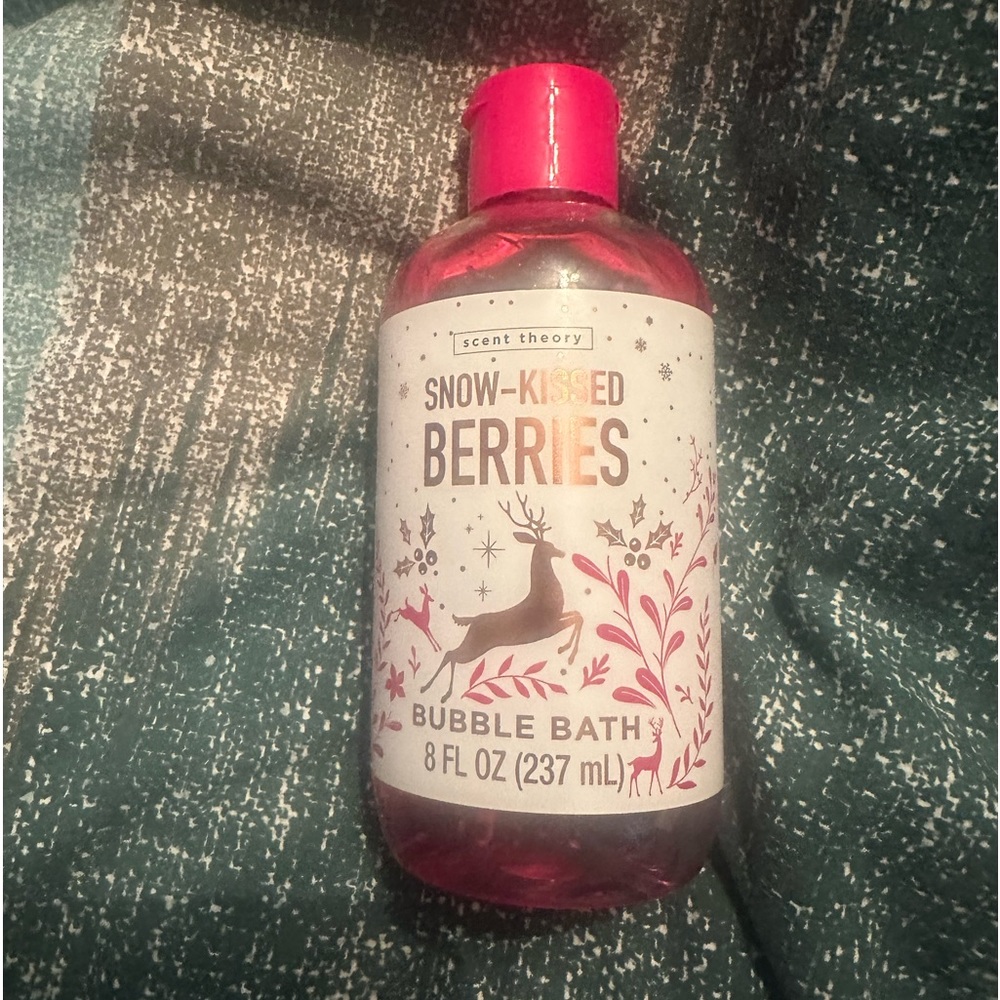 Snow-Kissed Berries Bubble Bath